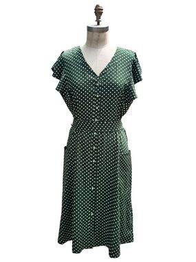 NWOT Retro Green polka dot flutter sleeve V neck button down midi dress. Size XL